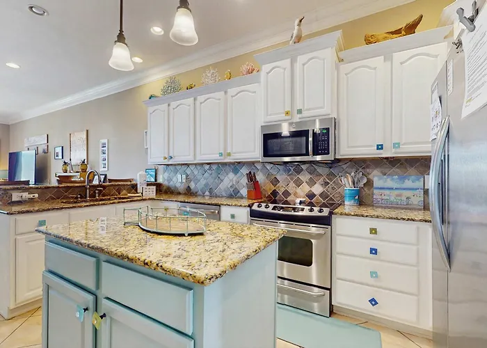 Holiday home Lofted Getaway With Lovely Water Views Saltwater Pool & Multiple Decks *