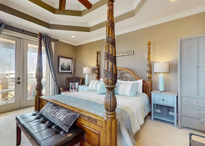 Holiday home Lofted Getaway With Lovely Water Views Saltwater Pool & Multiple Decks *