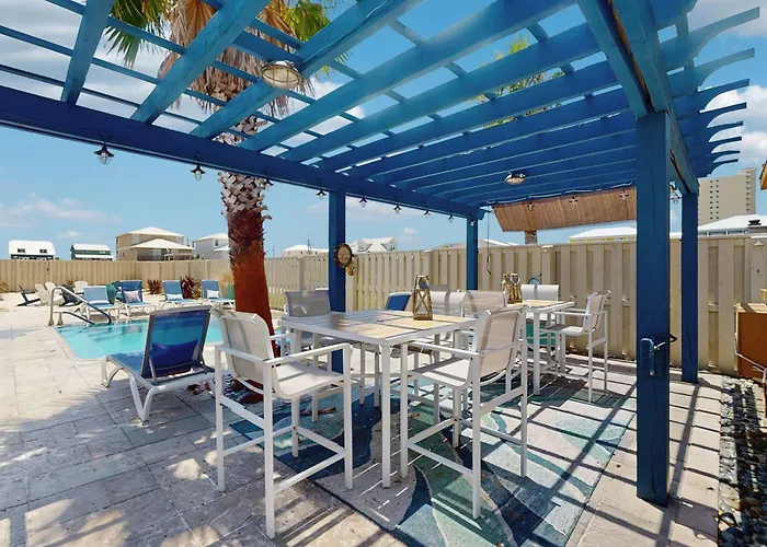 Holiday home Lofted Getaway With Lovely Water Views Saltwater Pool & Multiple Decks *