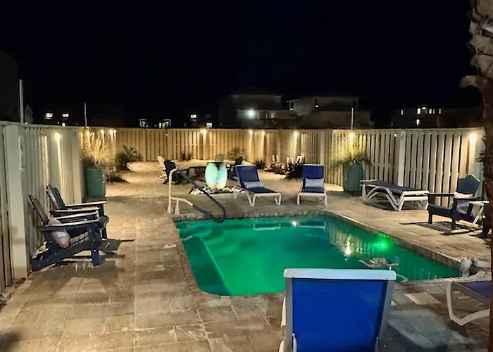 Lofted Getaway With Lovely Water Views Saltwater Pool & Multiple Decks Holiday home Gulf Shores