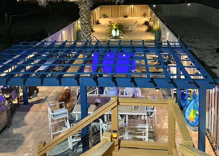 Lofted Getaway With Lovely Water Views Saltwater Pool & Multiple Decks Holiday home Gulf Shores